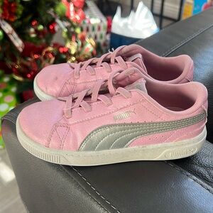 Puma kids tennis shoes size 10c